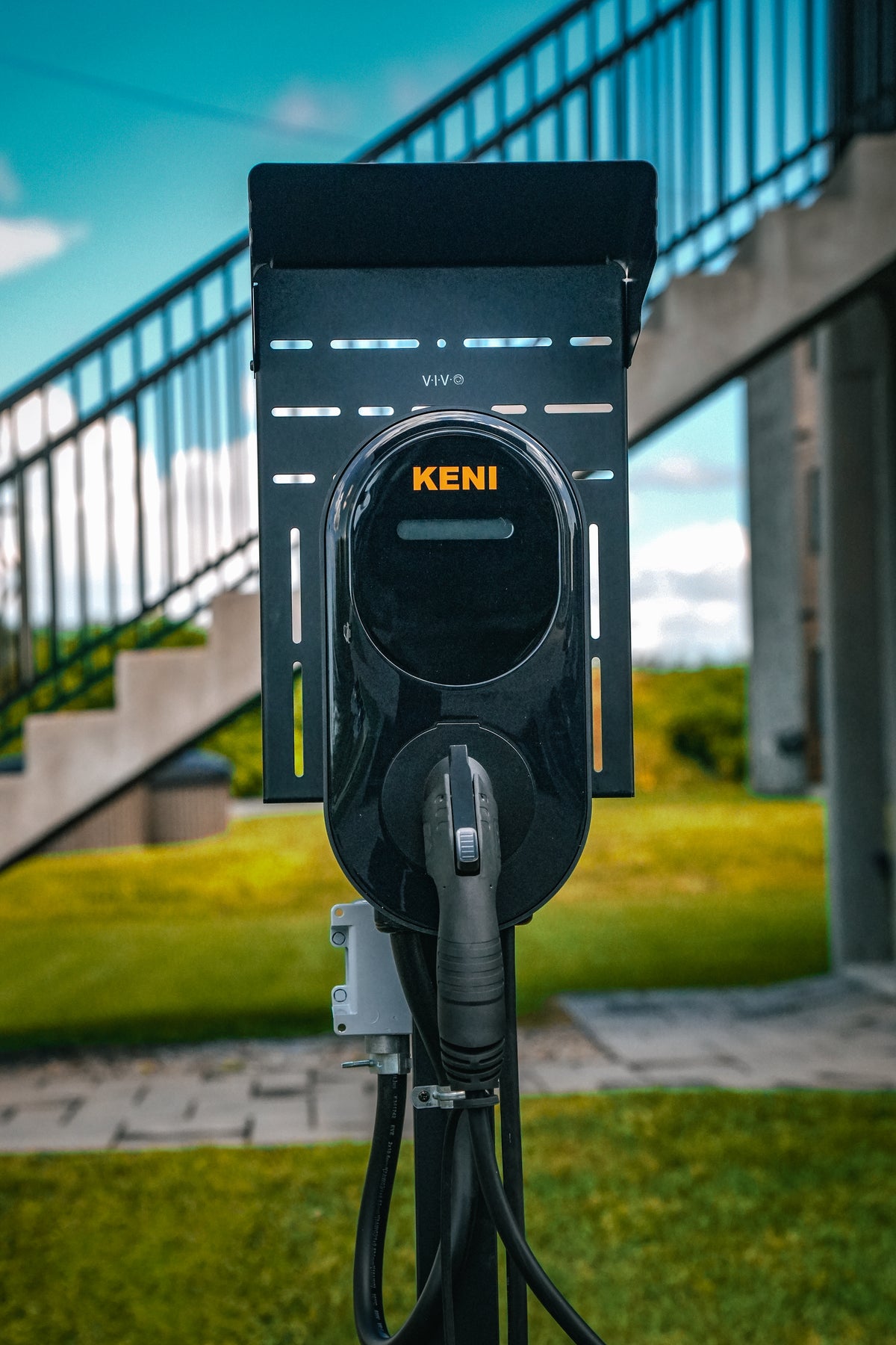 Support de chargeur robuste pour véhicules électriques