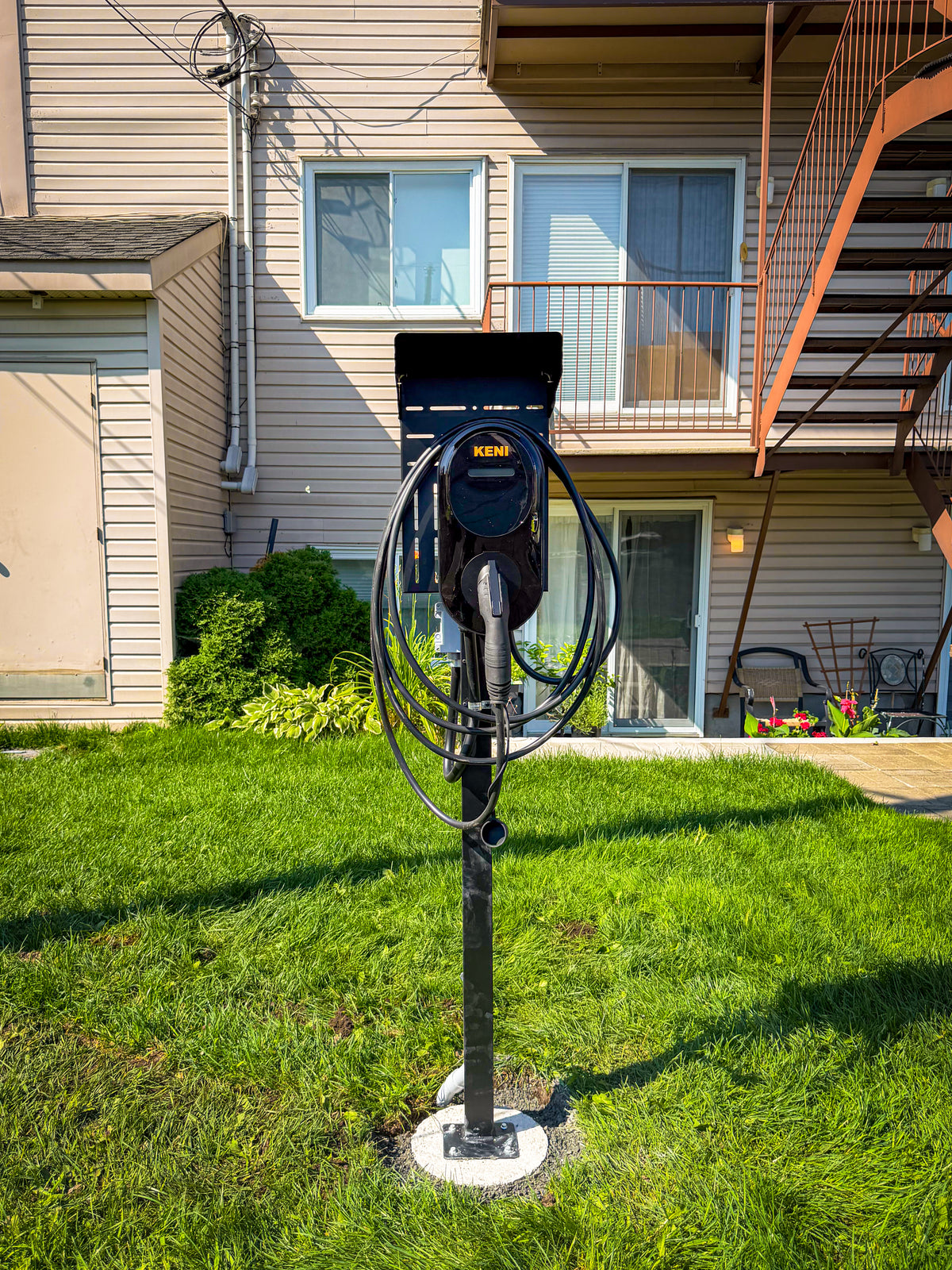 Support de chargeur robuste pour véhicules électriques